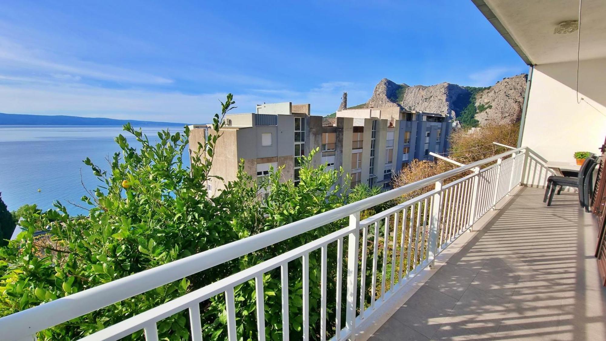 Apartment Merica Omiš Exteriör bild